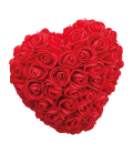 Trandafiri artificiali în formă de inimă